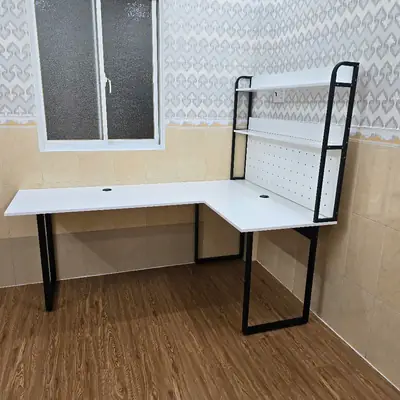 Bàn chữ L kèm kệ sách - ảnh thực tế từ khách hàng 2