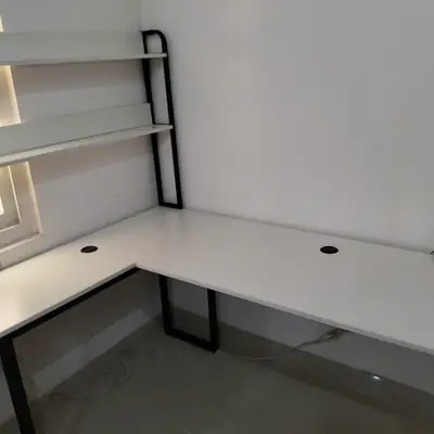 Bàn chữ L kèm kệ sách - ảnh thực tế từ khách hàng 6