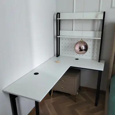 Bàn chữ L kèm kệ sách - ảnh thực tế từ khách hàng 7