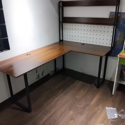 Bàn chữ L kèm kệ sách - ảnh thực tế từ khách hàng 9