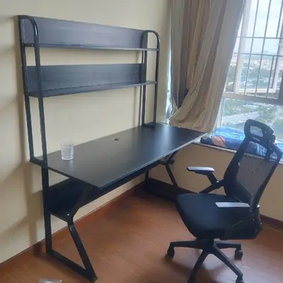 Bàn EK1 Simple liền kệ sách - ảnh thực tế từ khách hàng 2