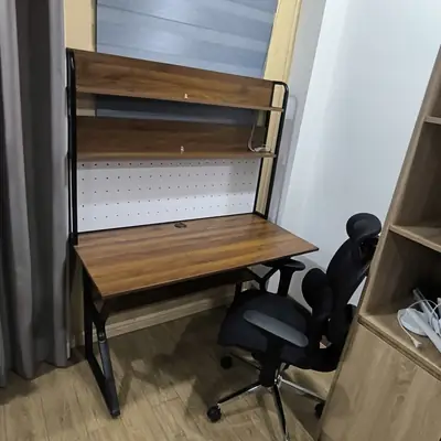 Bàn EK1 Simple liền kệ sách - ảnh thực tế từ khách hàng 3