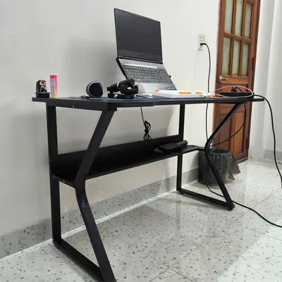 Bàn làm việc EK1 liền kệ dưới - ảnh thực tế từ khách hàng 2