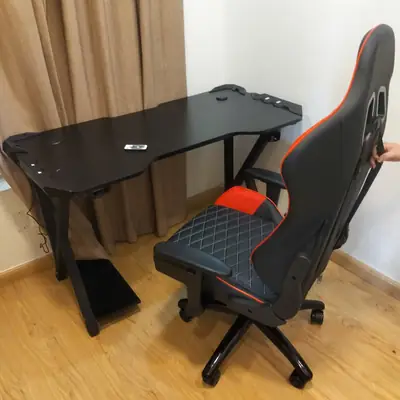 Bàn gaming K2 - ảnh thực tế từ khách hàng 8