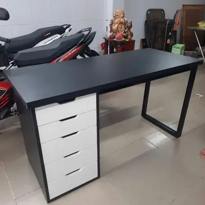 Bàn Ikea 1 tủ 5 ngăn - ảnh thực tế từ khách hàng 10