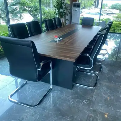 Ghế chân quỳ Elite 002 màu đen quanh bàn họp
