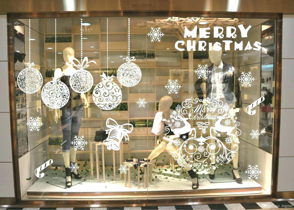 Trang trí cửa kính với giấy decal họa tiết Noel tinh tế