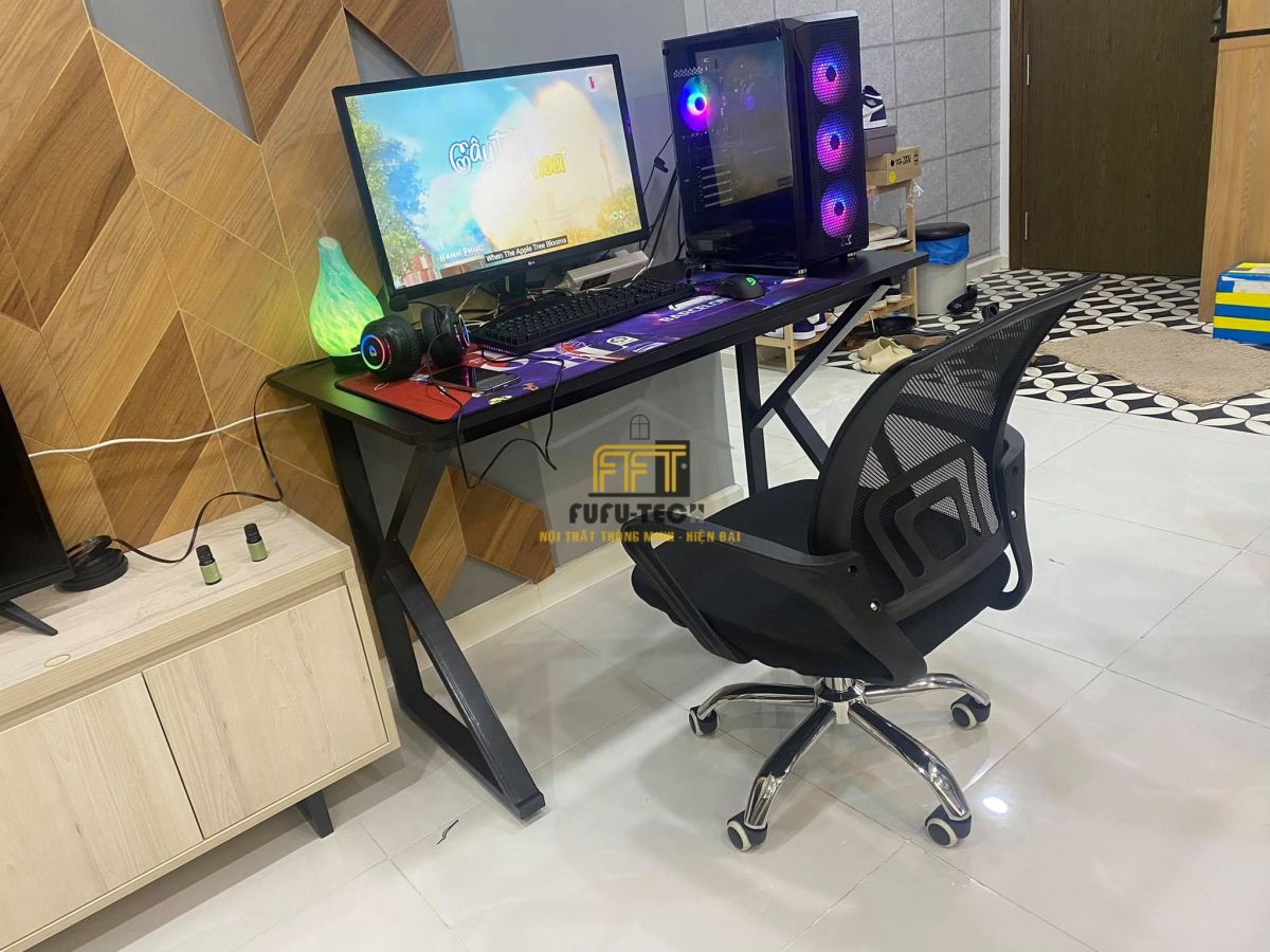 Một góc bàn chữ K làm việc của khách hàng Fufutech